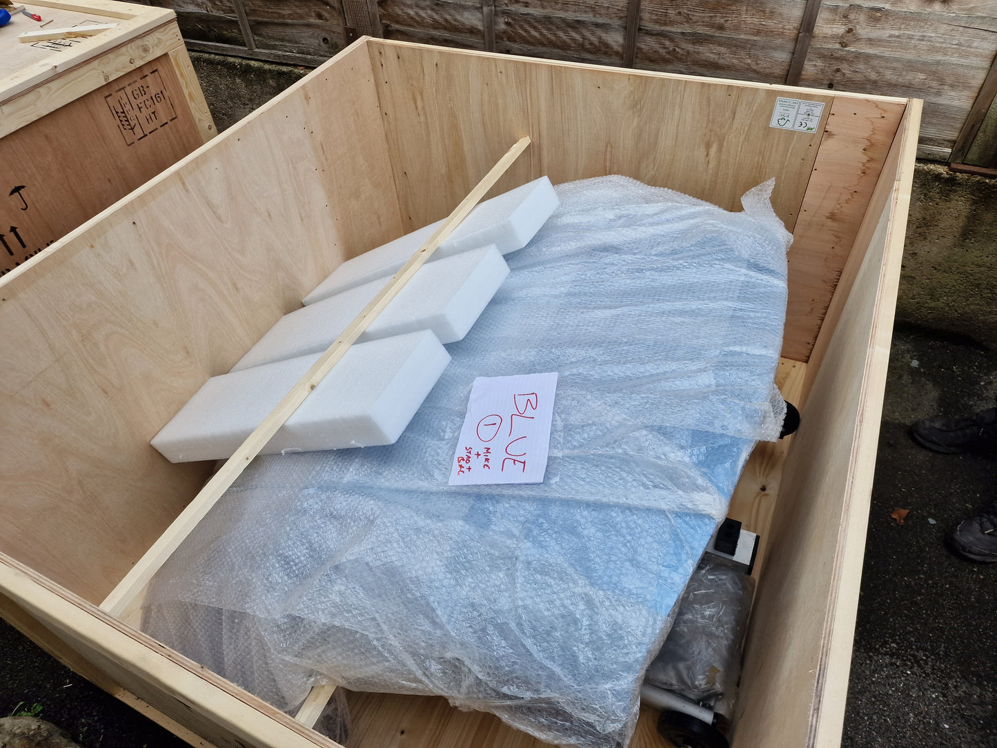Wooden Crates & Shipping