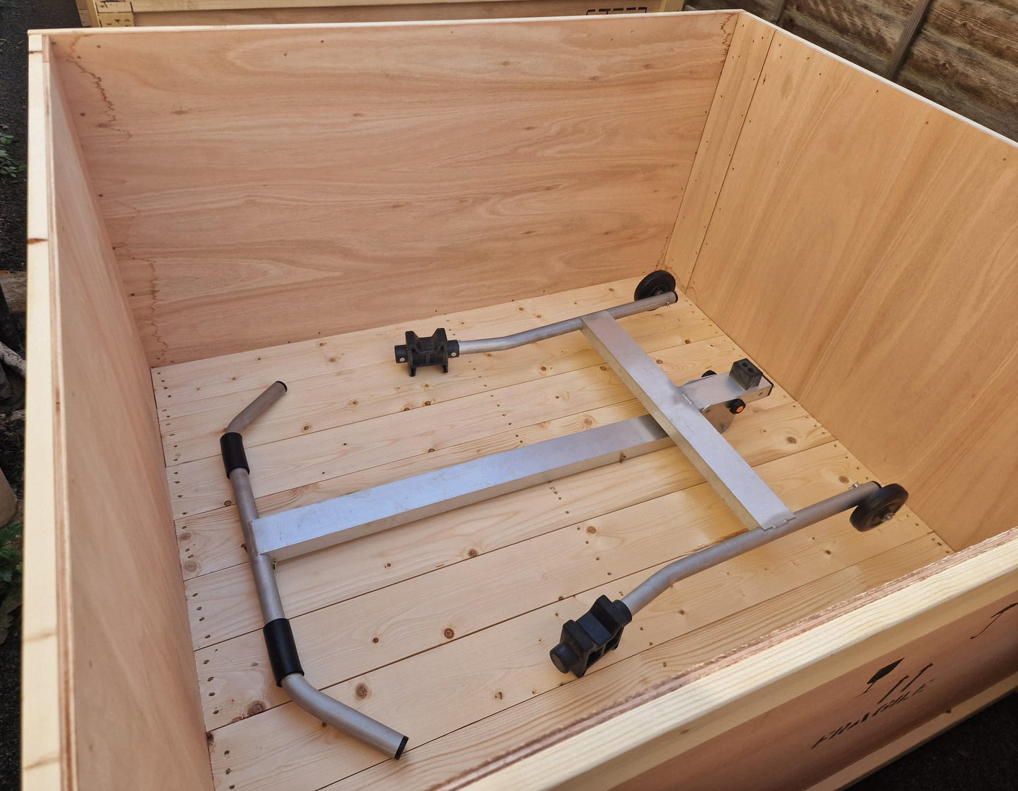 Wooden Crates & Shipping